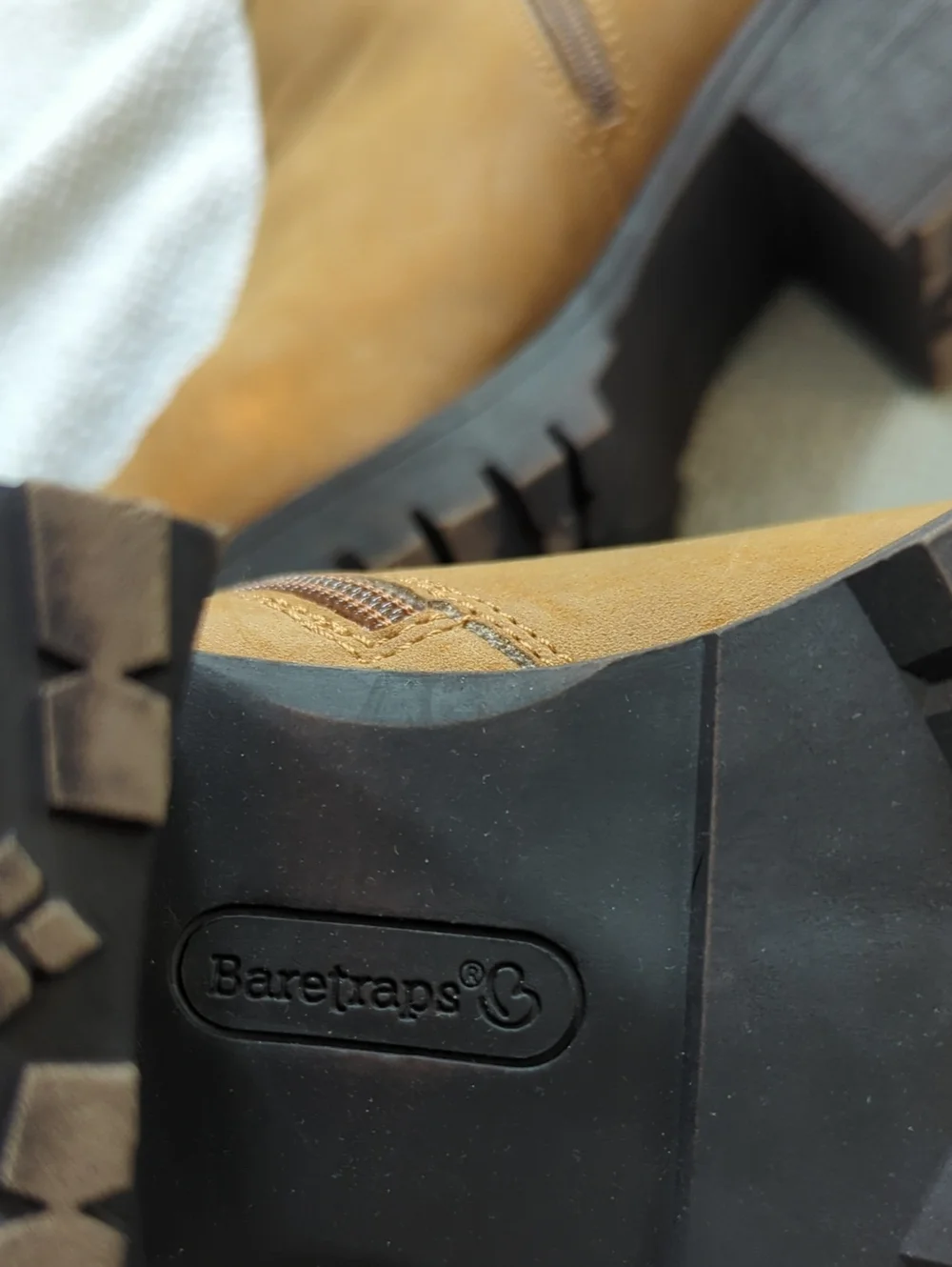 Baretraps Size 9.5 Tan Faux Fur Trim Block Heel Lug Sole Chelsea Booties